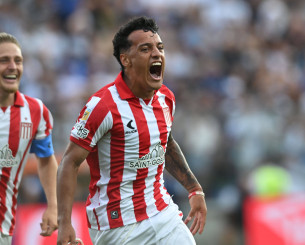 Το απόλυτο ριφιφί από την Εστουδιάντες στο μεγάλο ντέρμπι της Πλάτα και πρόκριση στον τελικό με τρίτο σερί «διπλό»!