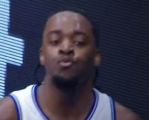 Επική στιγμή: Ο Φάντερμπερκ του Ηρακλή έστειλε... φιλάκια στον Άντζουσιτς