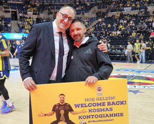 Η Φενέρ βράβευσε τον φυσιοθεραπευτή του Παναθηναϊκού, Κοσμά Κοντογιάννη (photo)