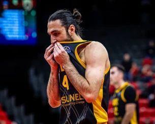 Κατσίβελης at the buzzer για την ΑΕΚ κόντρα στη Σολνόκι (video)