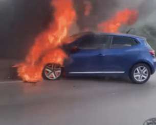 Παίκτης της αντιπάλου της ΑΕΚ γλίτωσε από θαύμα - Κάηκε ολοσχερώς το αμάξι του (video)