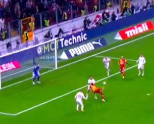 Το απίθανο γκολ με «ψαλιδάκι» του Οσιμέν που «σκότωσε» την Σαμσουνσπόρ (video)