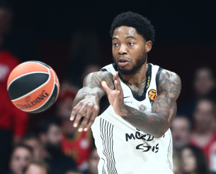 «Sport Klub»: «Ο Ολυμπιακός συμφώνησε με τον Ταϊρίκ Τζόουνς»