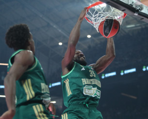 Με εντυπωσιακό alley-oop ξεκίνησε ο Φαρίντ το ντέρμπι με τον Ολυμπιακό (video)