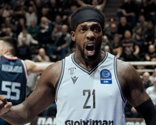 «Καλημέρα, μελομακάρονα»: Το απολαυστικό βίντεο του ΠΑΟΚ με ευχές σε τρεις γλώσσες!