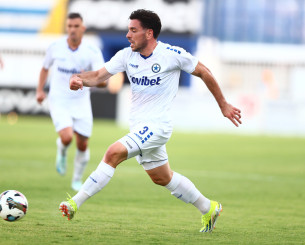 Ο Άρης ψάχνει αριστερό μπακ αλλά η περίπτωση του Αθανασίου έχει σοβαρές δυσκολίες