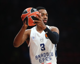 Η Εφές έχει 0/11 τρίποντα στο πρώτο ημίχρονο κόντρα στον Αστέρα