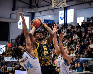 Αποθέωση για Σάκοτα και παίκτες μετά τη νίκη στη Μύκονο