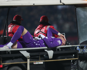 Αποχώρησε με φορείο ο Παβλένκα έπειτα από σφοδρή σύγκρουση με τον Σφιντέρσκι (photos)