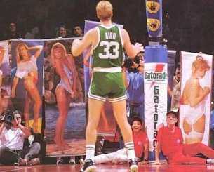 Ο... αχάμπαρος Λάρι Μπερντ - Ο ευφάνταστος τρόπος που προσπάθησαν οι φίλοι των Κλίπερς να αποσυντονίσουν τον θρύλο του NBA (photo)