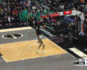 Με πολλές πτήσεις και... ανεμόμυλο από τον Καστλ το Top 10 του ΝΒΑ (video)