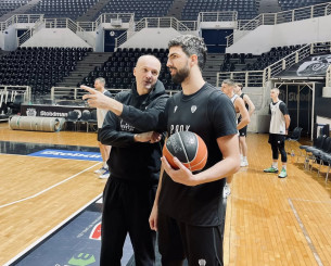 Με Χουγκάζ ο ΠΑΟΚ κόντρα στη Μύκονο στο πρώτο παιχνίδι του 2026