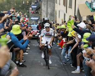 Eurosport και L' Equipe έδωσαν τον τίτλο του κορυφαίου του 2025 στον ποδηλάτη Πογκάτσαρ!