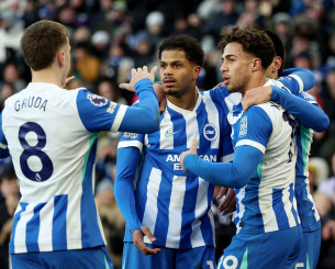 Η πρώτη του ασίστ στην Premier League: Το... άγγιγμα του Κωστούλα στο γκολ της Μπράιτον (video)