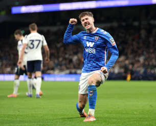 Πήρε βαθμό στο Λονδίνο κόντρα στην Τότεναμ η Σάντερλαντ - Τεσσάρα της Μπρέντφορντ στην Έβερτον