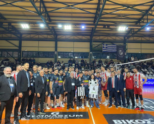 Ο ΟΦΗ τίμησε τον φίλαθλο που βλέπει βόλεϊ με την ψυχή του