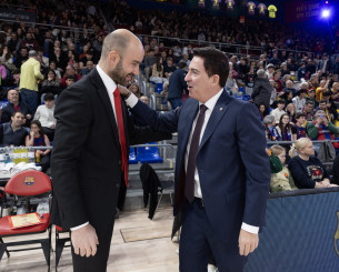 Συνάντηση απ' τα παλιά: Ο Σπανούλης δεν είναι πια παίκτης κι αγκάλιασε τον συνάδελφό του Πασκουάλ!