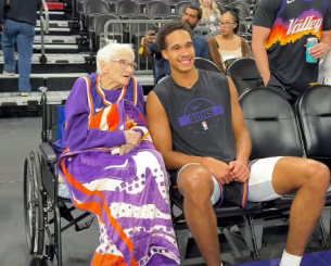 Συγκίνηση: Στα 102 έτη της, είδε για πρώτη φορά την αγαπημένη της ομάδα