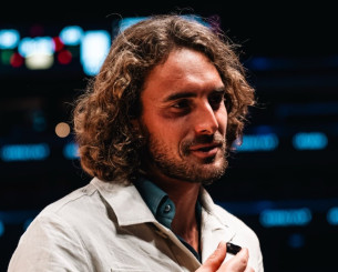 Ο Τσιτσιπάς είδε από κοντά αγώνα της EuroLeague στο Ντουμπάι (photo)