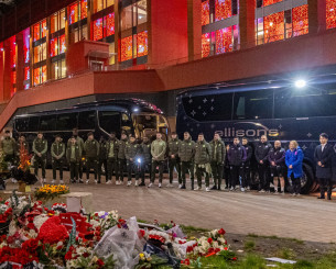 Συγκίνηση έξω από το Άνφιλντ: Η Γουλβς τίμησε τη μνήμη του Ντιόγκο Ζότα (photo)
