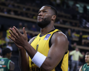 Η ΑΕΚ θέλει να κρατήσει τον Γκρέι και την επόμενη σεζόν