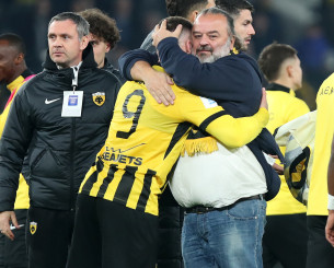 Έστειλε το μήνυμα, περιμένει να «διαβαστεί»