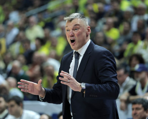 Γιασικεβίτσιους: «Μόνο στον Πειραιά στάζουν νερά!»