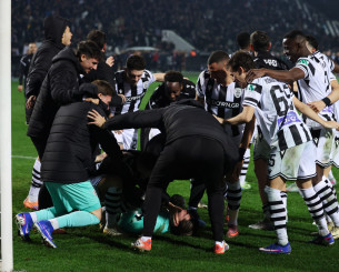 Τα πρώτα 100 χρόνια είναι δύσκολα...