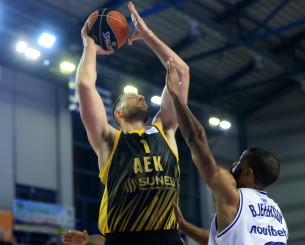 Ο Γάιος Σκορδίλης στο Athletiko: «Η ΑΕΚ είναι καλά δουλεμένη, ο Φίζελ θα ταιριάξει»