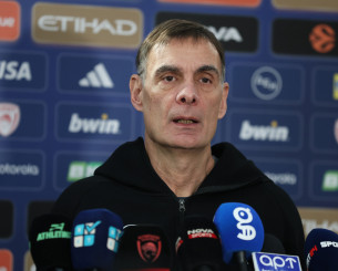 Μπαρτζώκας: «Ιδιαίτερη ομάδα η Μακάμπι, χαρούμενος που έχω και τους τρεις ψηλούς»