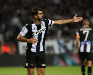 Εκτός ελέγχου ο Ολιβέιρα: Ο πρώην παίκτης ΑΕΚ και ΠΑΟΚ αποβλήθηκε και... ξέσπασε (video)