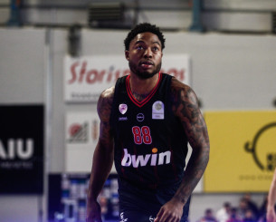 Αυτά έκανε στο ντεμπούτο του με τον Ολυμπιακό ο Ταϊρίκ Τζόουνς