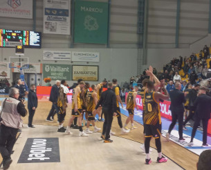 Κιτρινόμαυρο... πάρτι στην Καρδίτσα για την ΑΕΚ