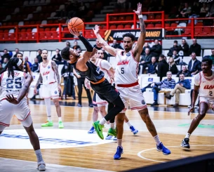 Η Σαλόν «άλωσε» την Πάτρα και άφησε τον Προμηθέα εκτός BCL