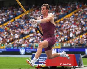 Ο σπουδαίος Νίλσεν θα κοντράρει τον Καραλή στο Fly Athens Indoor στην Παιανία!