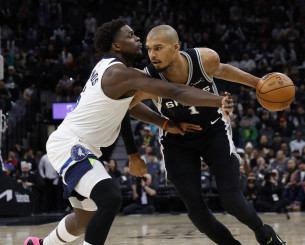 Έκρηξη αυτοπεποίθησης από τον Άντονι Έντουαρντς: «Θα κέρδιζα σε μονό τον Γουεμπανιαμά»