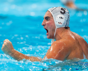 Δεν το έχετε ξαναδεί: Ο Αργυρόπουλος έβαλε το γκολ της 20ετίας στο πόλο και χάρισε τη νίκη στην Εθνική (video)