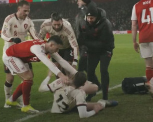 Σάλος με την κίνηση του Μαρτινέλι να σπρώξει τον τραυματία Μπράντλεϊ - Απολογήθηκε δημόσια ο Βραζιλιάνος (video)