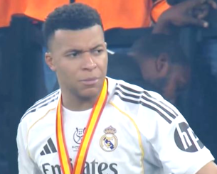 Κριτική Λαπόρτα σε Εμπαπέ για τη συμπεριφορά του: «Ηταν εκνευρισμένος, αλλά πρέπει να δείχνει σεβασμό»