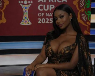 Μια «γαζέλα» πέρα από κάθε φαντασία - Η σαγηνευτική δημοσιογράφος που τρελαίνει κόσμο στο Κύπελλο Εθνών Αφρικής