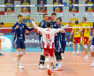 Ο Ολυμπιακός ηττήθηκε στην Ολλανδία αλλά προκρίθηκε στους «16» του CEV Cup