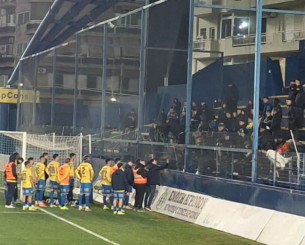 Τα... άκουσαν από τους οργανωμένους οι παίκτες του Παναιτωλικού μετά την ήττα από τον Λεβαδειακό (video)