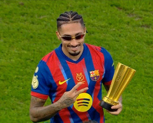 MVP του Σούπερ Καπ Ισπανίας ο Ραφίνια - Πόζαρε με γυαλιά ηλίου! (video)