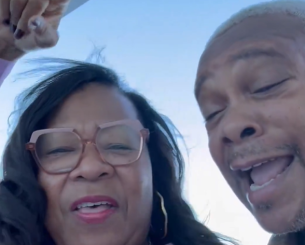 Οι γονείς του Χολμς τραγούδησαν για τη νίκη του Παναθηναϊκού επί του Περιστερίου (video)