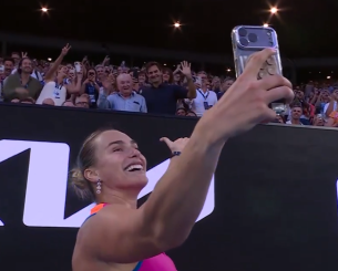 Η Σαμπαλένκα έβγαλε ιστορική selfie με τους Φέντερερ και Λέιβερ (video)