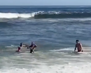 Δραματικές στιγμές για τον Μαρτίν Ντεμικέλις - Λίγο έλειψε να πνιγεί στη θάλασσα (video)