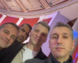 «Παρέα…με το μπάσκετ» - Η selfie του Ντέμη με θρύλους του ελληνικού μπάσκετ