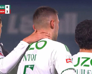 Αυτογκόλ για... όσκαρ από τον Ανδρέα Ντόι - Τον παρηγορούσαν οι συμπαίκτες του (video)