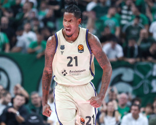 Έτοιμος ο Κλάιμπερν: Ταξίδεψε για Ελλάδα και παίζει με Ολυμπιακό