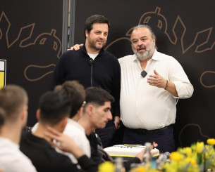 Η ΑΕΚ έκοψε την πρωτοχρονιάτικη πίτα για το 2026